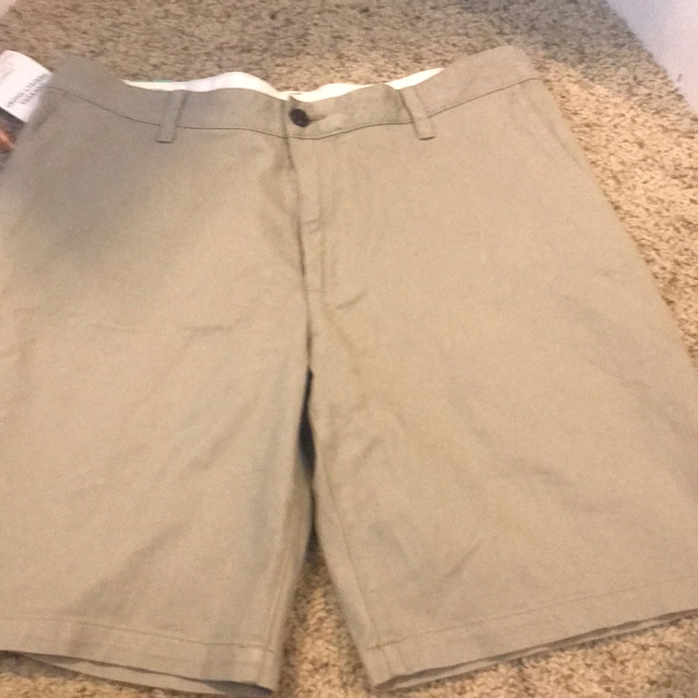 Docker perfect shorts. Men’s 34 waist. 9 1/2 inseam